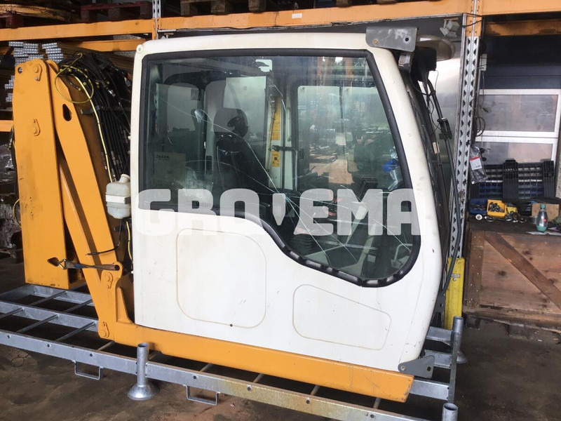 Liebherr A904C Li / A900C Li / A944C Li / A914C li / A934C Li / A924C Li / R900C Li / R944C Li / R904C / R914C / R924 C / R954C / A954C L - Cabine e interior: foto 1 Liebherr A904C Li / A900C Li / A944C Li / A914C li / A934C Li / A924C Li / R900C Li / R944C Li / R904C / R914C / R924 C / R954C / A954C L - Cabine e interior: foto 1