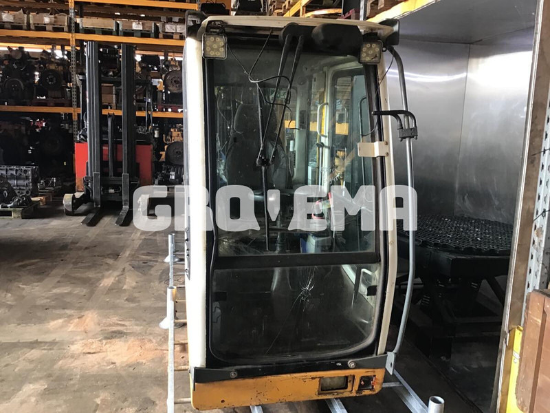 Liebherr A904C Li / A900C Li / A944C Li / A914C li / A934C Li / A924C Li / R900C Li / R944C Li / R904C / R914C / R924 C / R954C / A954C L - Cabine e interior: foto 3 Liebherr A904C Li / A900C Li / A944C Li / A914C li / A934C Li / A924C Li / R900C Li / R944C Li / R904C / R914C / R924 C / R954C / A954C L - Cabine e interior: foto 3