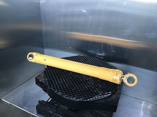 Liebherr A934C Li / A934C Li EDC / LH50 M - Cilindro hidráulico: foto 1 Liebherr A934C Li / A934C Li EDC / LH50 M - Cilindro hidráulico: foto 1