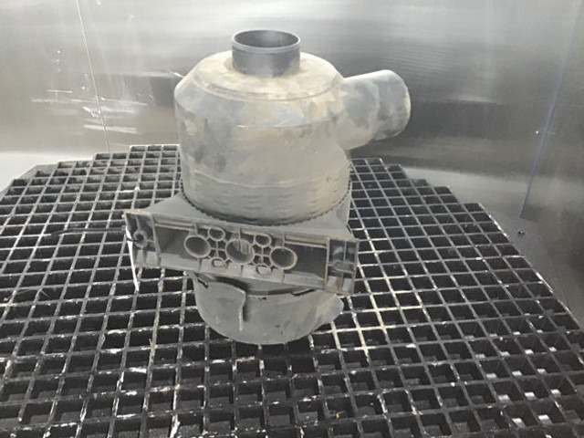 Liebherr Air Filter - Sistema de admissão de ar: foto 2 Liebherr Air Filter - Sistema de admissão de ar: foto 2