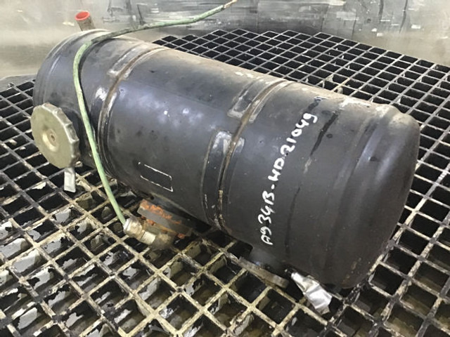 Liebherr Equalizing Reservoir - Sistema de admissão de ar: foto 1 Liebherr Equalizing Reservoir - Sistema de admissão de ar: foto 1