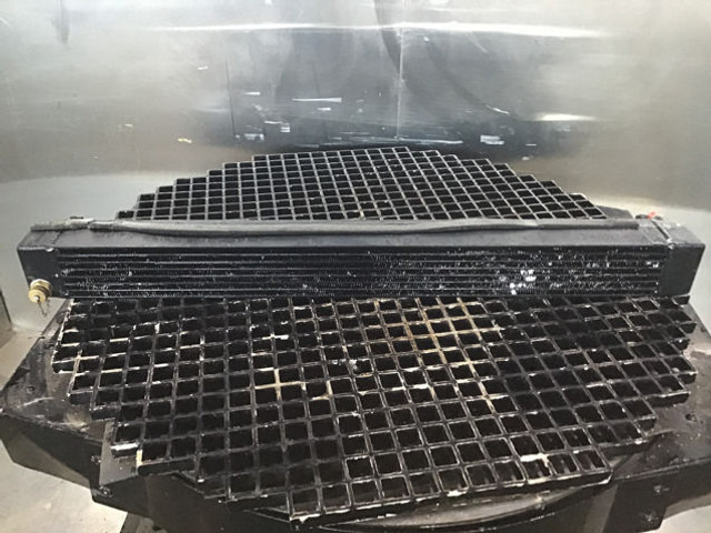 Liebherr Fuelcooler - Radiador de óleo: foto 1 Liebherr Fuelcooler - Radiador de óleo: foto 1