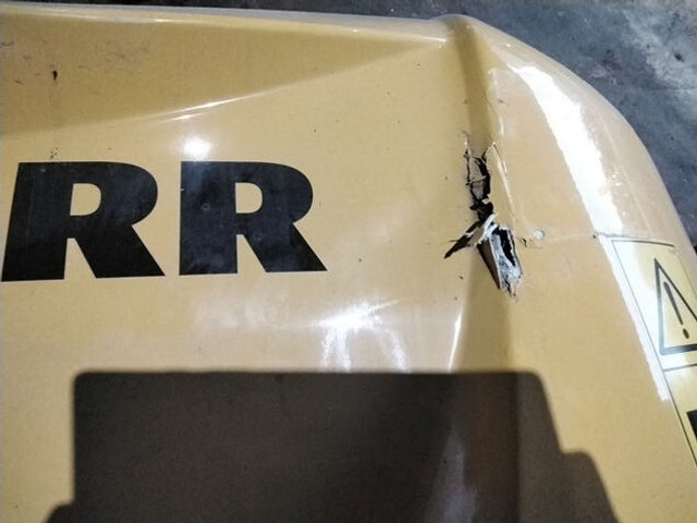 Liebherr L506 / L508 - Capô: foto 2 Liebherr L506 / L508 - Capô: foto 2