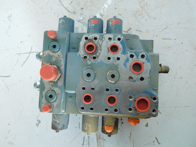 Liebherr L574 / L580 / L564 - Bloco do motor: foto 2 Liebherr L574 / L580 / L564 - Bloco do motor: foto 2