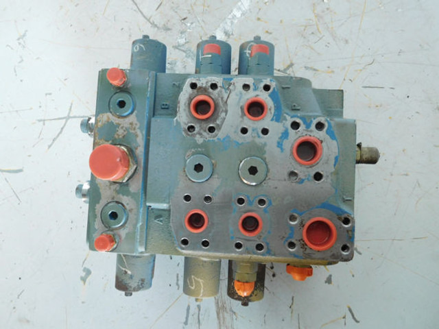 Liebherr L574 / L580 / L564 - Bloco do motor: foto 1 Liebherr L574 / L580 / L564 - Bloco do motor: foto 1