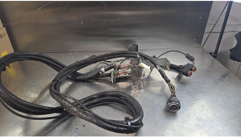 Liebherr LH24 M - Cables/ Wire harness: foto 1 Liebherr LH24 M - Cables/ Wire harness: foto 1