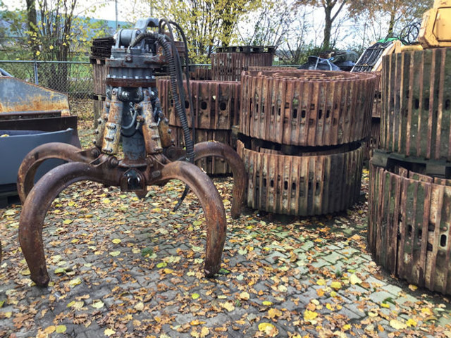 Liebherr LH30 - Garra de Máquina de construção: foto 1 Liebherr LH30 - Garra de Máquina de construção: foto 1