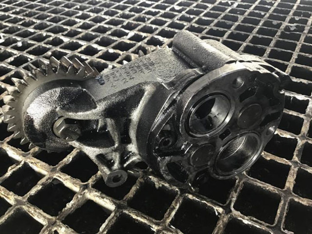 Liebherr Oil Pump - Bomba de óleo: foto 3 Liebherr Oil Pump - Bomba de óleo: foto 3