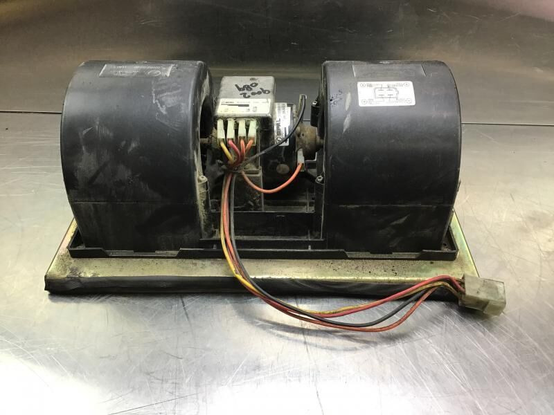 Liebherr R946 LC / R946 NLC / R956 / R976 / R926 LC / R920 / R920 LC - Ventilador do habitáculo: foto 3 Liebherr R946 LC / R946 NLC / R956 / R976 / R926 LC / R920 / R920 LC - Ventilador do habitáculo: foto 3