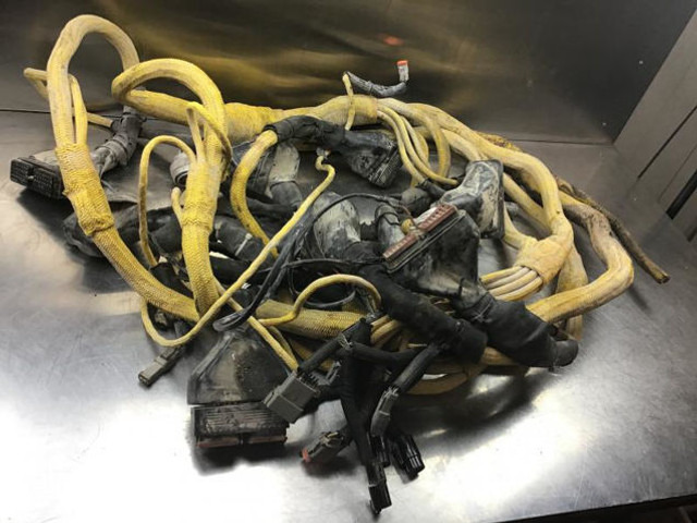 Liebherr R966 HD - Cables/ Wire harness: foto 5 Liebherr R966 HD - Cables/ Wire harness: foto 5