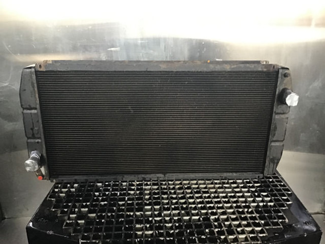 Liebherr Water Cooler - Intercooler: foto 1 Liebherr Water Cooler - Intercooler: foto 1