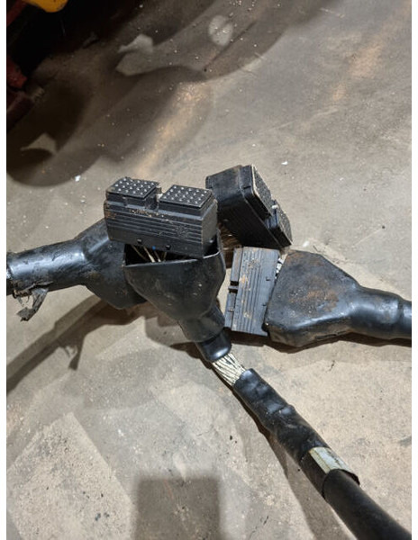 Liebherr Wire Harness - Cables/ Wire harness: foto 1 Liebherr Wire Harness - Cables/ Wire harness: foto 1