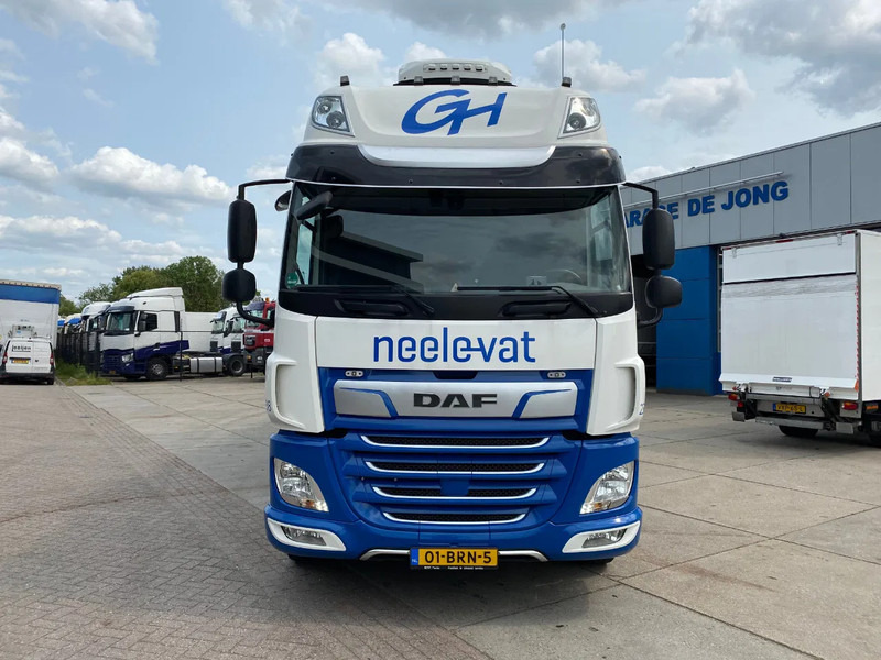DAF CF 370 SSC / 6x2/4 / Boorden / Stand Airco - Caminhão com lona: foto 2 DAF CF 370 SSC / 6x2/4 / Boorden / Stand Airco - Caminhão com lona: foto 2
