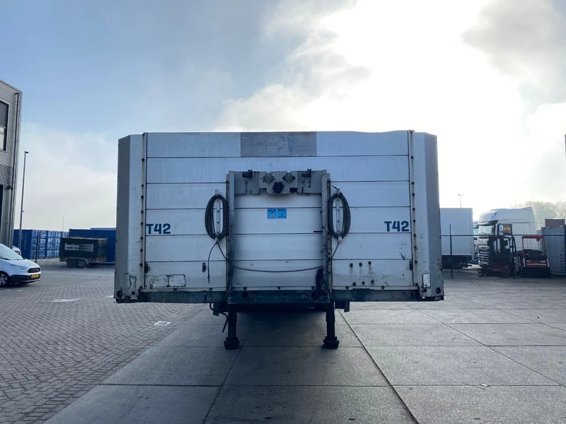 Schmitz Cargobull S01 / Plateau Trailer / 2x Lift Axle / SAF - Semi-reboque plataforma/ Caixa aberta: foto 5 Schmitz Cargobull S01 / Plateau Trailer / 2x Lift Axle / SAF - Semi-reboque plataforma/ Caixa aberta: foto 5