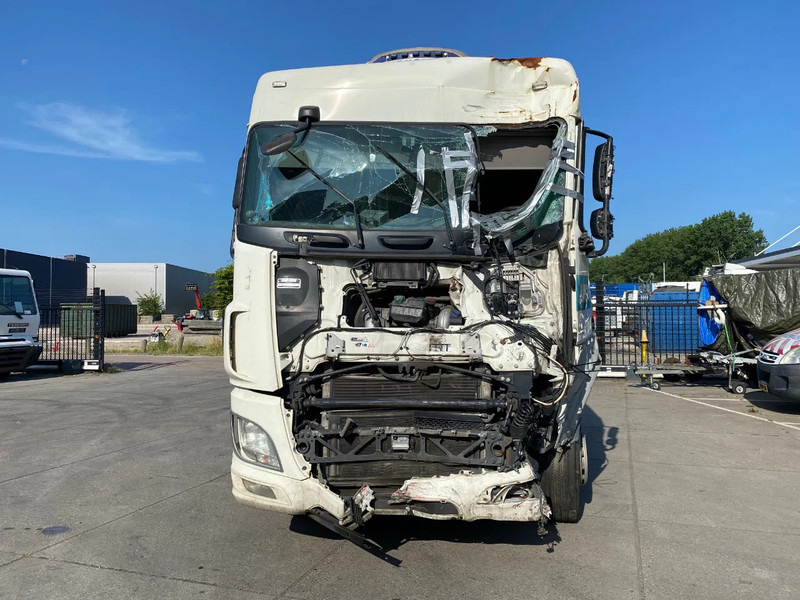 DAF XF 106.460 SC / Damaged / Stand Airco - Tractor: foto 2 DAF XF 106.460 SC / Damaged / Stand Airco - Tractor: foto 2
