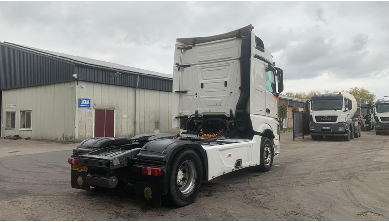 Mercedes-Benz Actros 1942 Dakspoiler + Koelkast - Tractor: foto 4 Mercedes-Benz Actros 1942 Dakspoiler + Koelkast - Tractor: foto 4