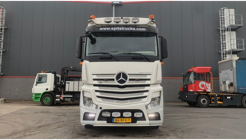 Mercedes-Benz Actros 1942 Dakspoiler + Koelkast - Tractor: foto 2 Mercedes-Benz Actros 1942 Dakspoiler + Koelkast - Tractor: foto 2