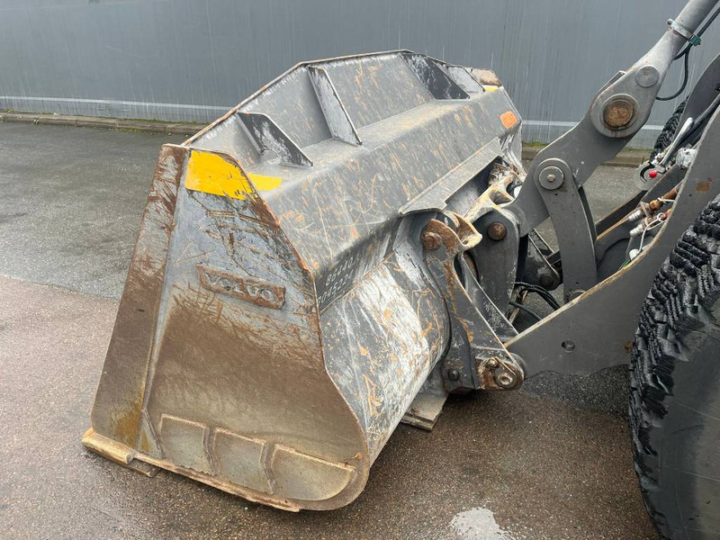 Carregadeira de rodas Volvo L 110 H: foto 8