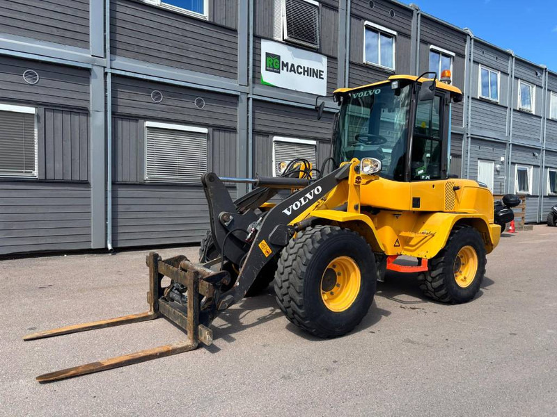 Volvo L 30 GS - Carregadeira de rodas: foto 1 Volvo L 30 GS - Carregadeira de rodas: foto 1