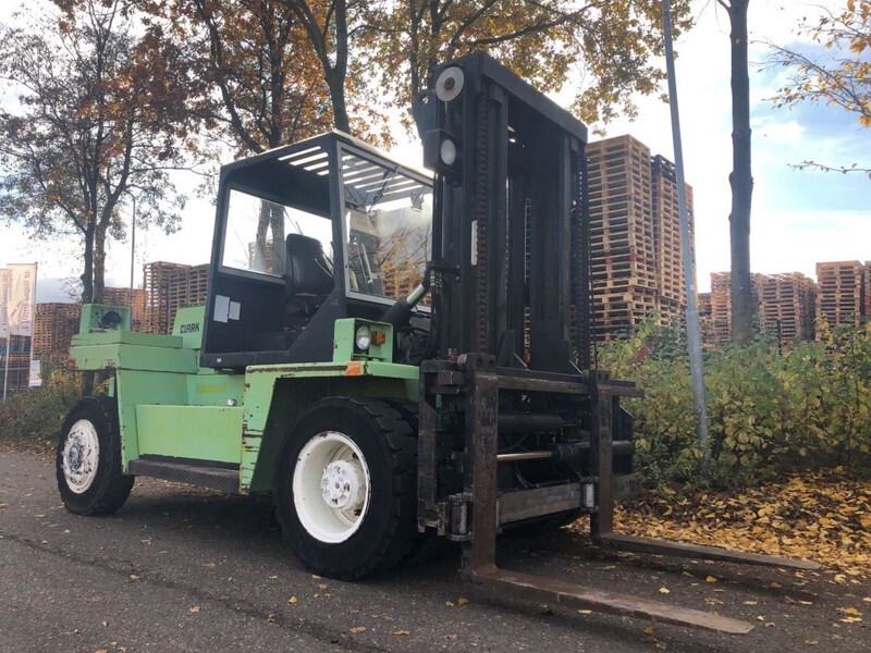 Clark DPL100 - Empilhadeira a diesel: foto 3 Clark DPL100 - Empilhadeira a diesel: foto 3