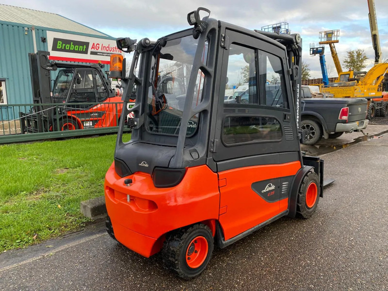 Linde E35L-01 - Empilhadeira elétrica: foto 5 Linde E35L-01 - Empilhadeira elétrica: foto 5