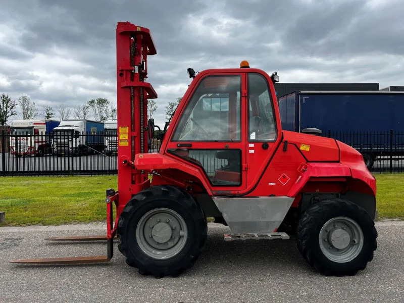 Manitou M30-4 4X4 - Empilhador todo-o-terreno: foto 3 Manitou M30-4 4X4 - Empilhador todo-o-terreno: foto 3