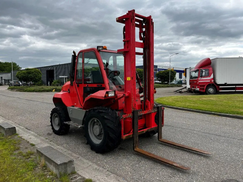 Manitou M30-4 4X4 - Empilhador todo-o-terreno: foto 4 Manitou M30-4 4X4 - Empilhador todo-o-terreno: foto 4