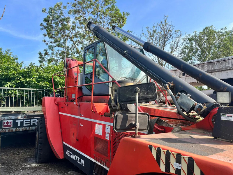 Terex Fantuzzi CS45KM FOR PARTS - Reachstacker porta contentores: foto 4 Terex Fantuzzi CS45KM FOR PARTS - Reachstacker porta contentores: foto 4