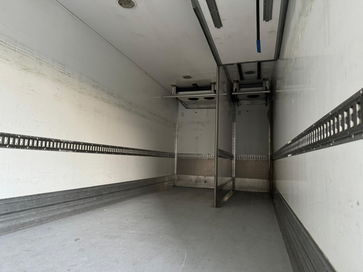 Caminhão frigorífico IVECO Eurocargo 120E25 4x2 Bi-Temp.: foto 18 Caminhão frigorífico IVECO Eurocargo 120E25 4x2 Bi-Temp.: foto 18