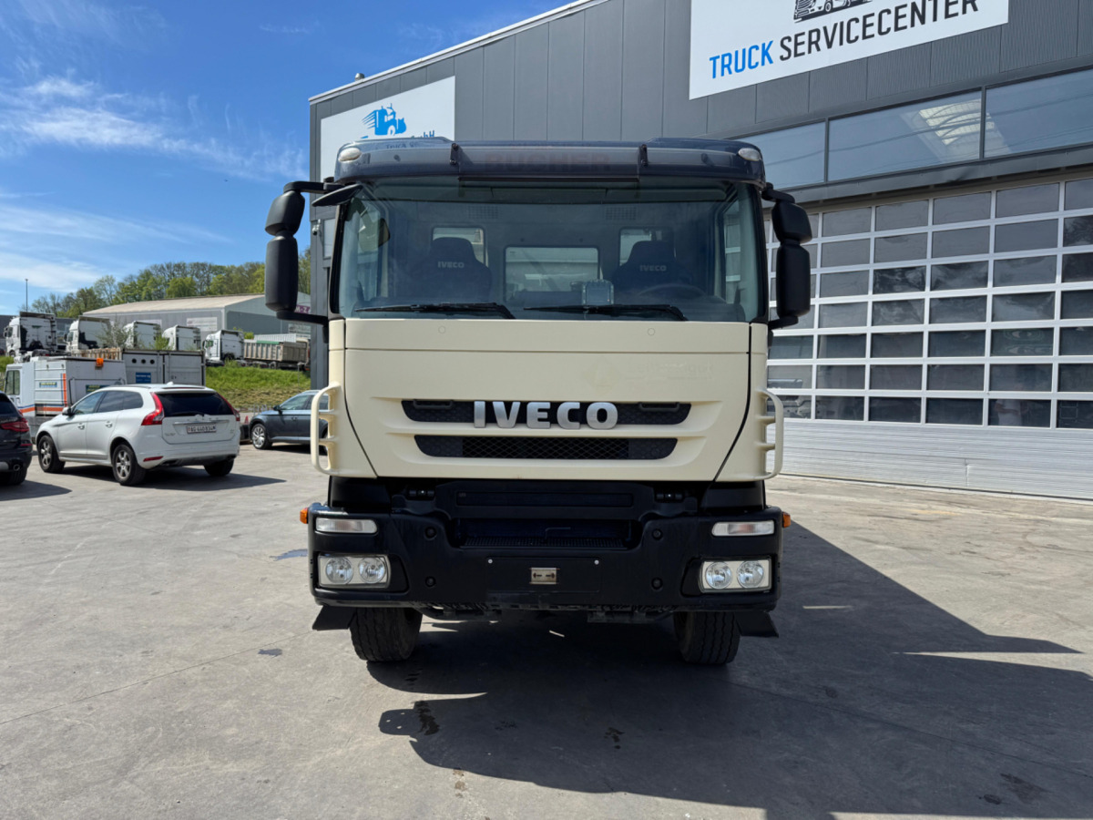 IVECO Trakker 450 8x4 - Caminhão basculante: foto 3 IVECO Trakker 450 8x4 - Caminhão basculante: foto 3