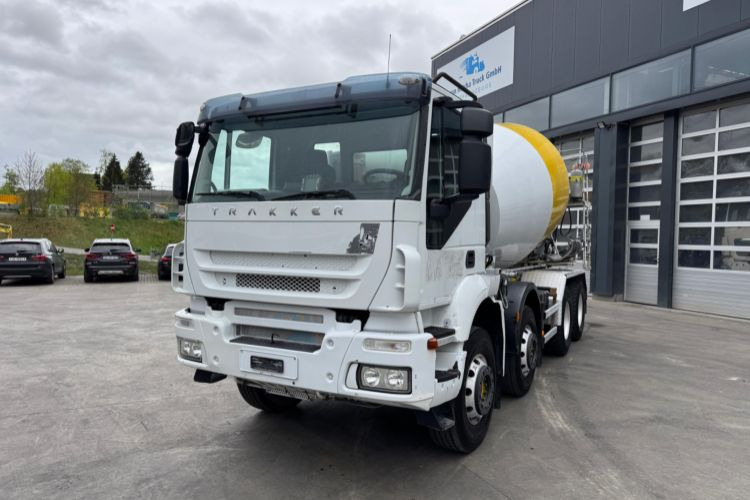 Iveco Trakker 450 8x4 (Liebherr 9m3 2018) - Caminhão betoneira: foto 1 Iveco Trakker 450 8x4 (Liebherr 9m3 2018) - Caminhão betoneira: foto 1