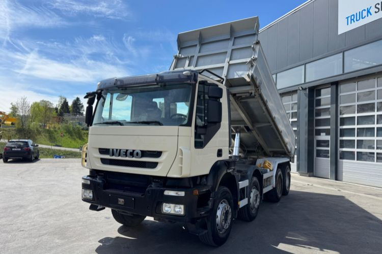 Iveco Trakker 450 8x4 - Caminhão basculante: foto 1 Iveco Trakker 450 8x4 - Caminhão basculante: foto 1