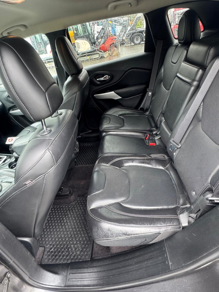 Hatchback JEEP Cherokee 2.2 TD: foto 7