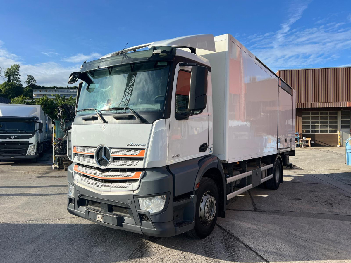 MERCEDES 4x Antos 1843 4x2 Kühler - Caminhão frigorífico: foto 1 MERCEDES 4x Antos 1843 4x2 Kühler - Caminhão frigorífico: foto 1