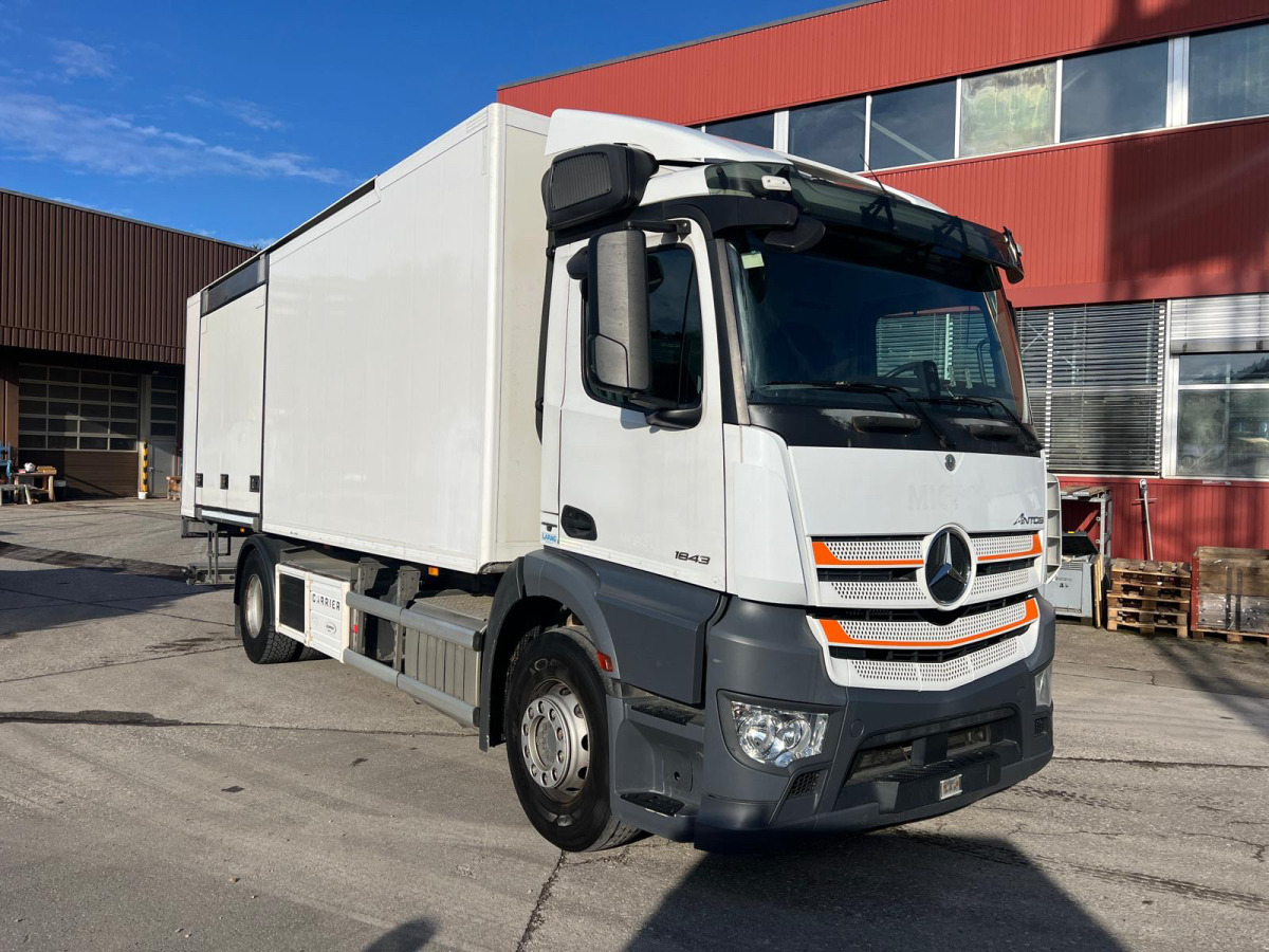 MERCEDES 4x Antos 1843 4x2 Kühler - Caminhão frigorífico: foto 3 MERCEDES 4x Antos 1843 4x2 Kühler - Caminhão frigorífico: foto 3
