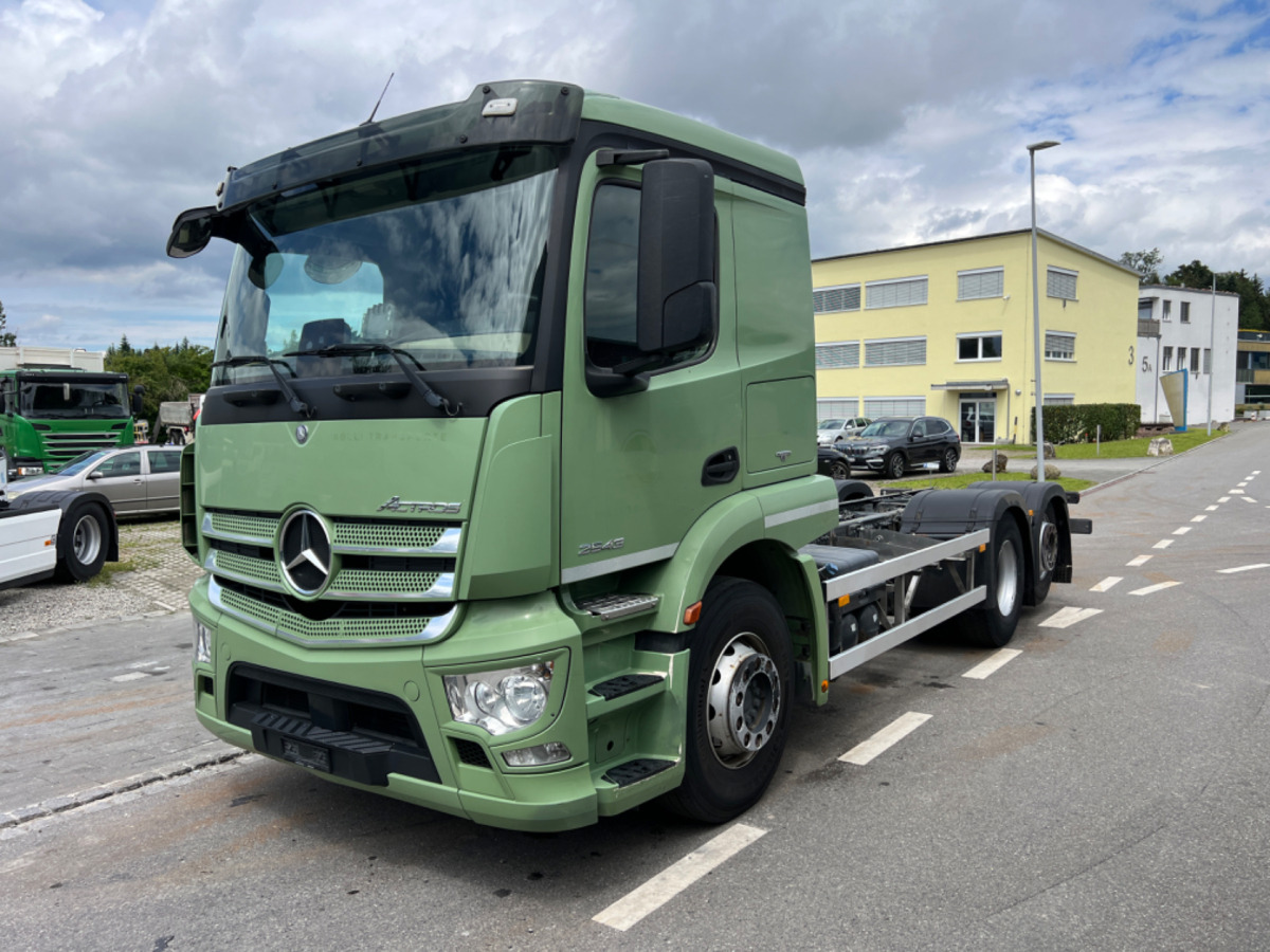 MERCEDES Actros 2543 6x2 - Caminhão chassi: foto 1 MERCEDES Actros 2543 6x2 - Caminhão chassi: foto 1
