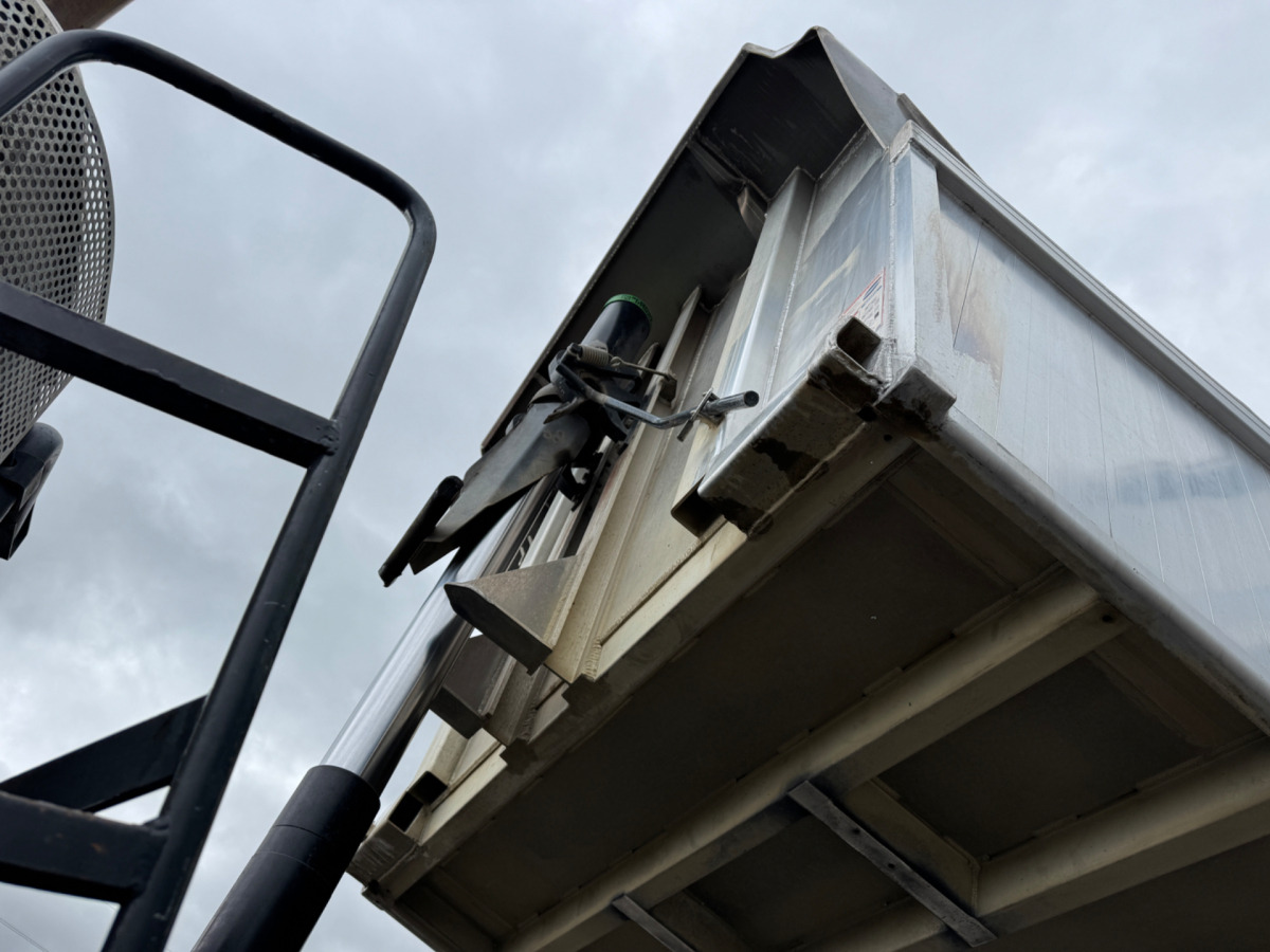 MERCEDES Actros 3248 8x4 Rückwärtskipper - Caminhão basculante: foto 4 MERCEDES Actros 3248 8x4 Rückwärtskipper - Caminhão basculante: foto 4