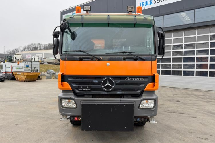Mercedes-Benz Actros 1841 4x4 mit Schneeplfug - Caminhão basculante: foto 3 Mercedes-Benz Actros 1841 4x4 mit Schneeplfug - Caminhão basculante: foto 3