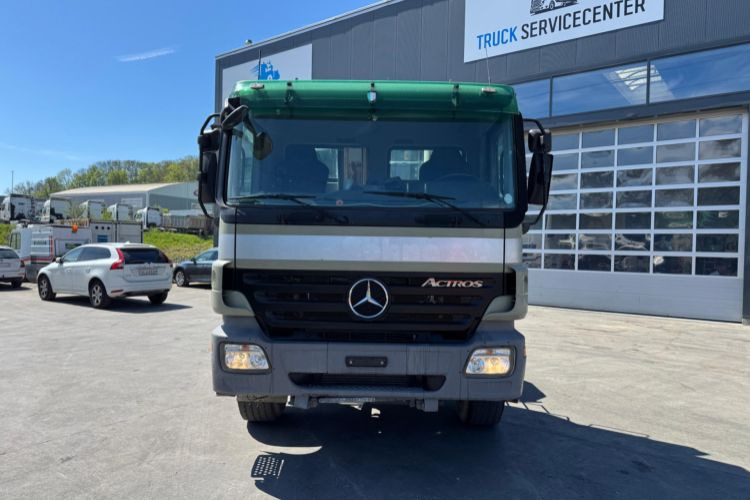 Mercedes-Benz Actros 3244 8x4 Hiab 26T AHK - Caminhão polibenne: foto 4 Mercedes-Benz Actros 3244 8x4 Hiab 26T AHK - Caminhão polibenne: foto 4
