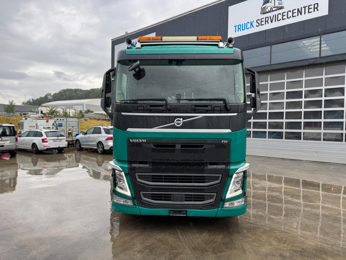 VOLVO FH-540 6x2 Tajfun L300Z - Caminhão florestal, Caminhão grua: foto 2 VOLVO FH-540 6x2 Tajfun L300Z - Caminhão florestal, Caminhão grua: foto 2