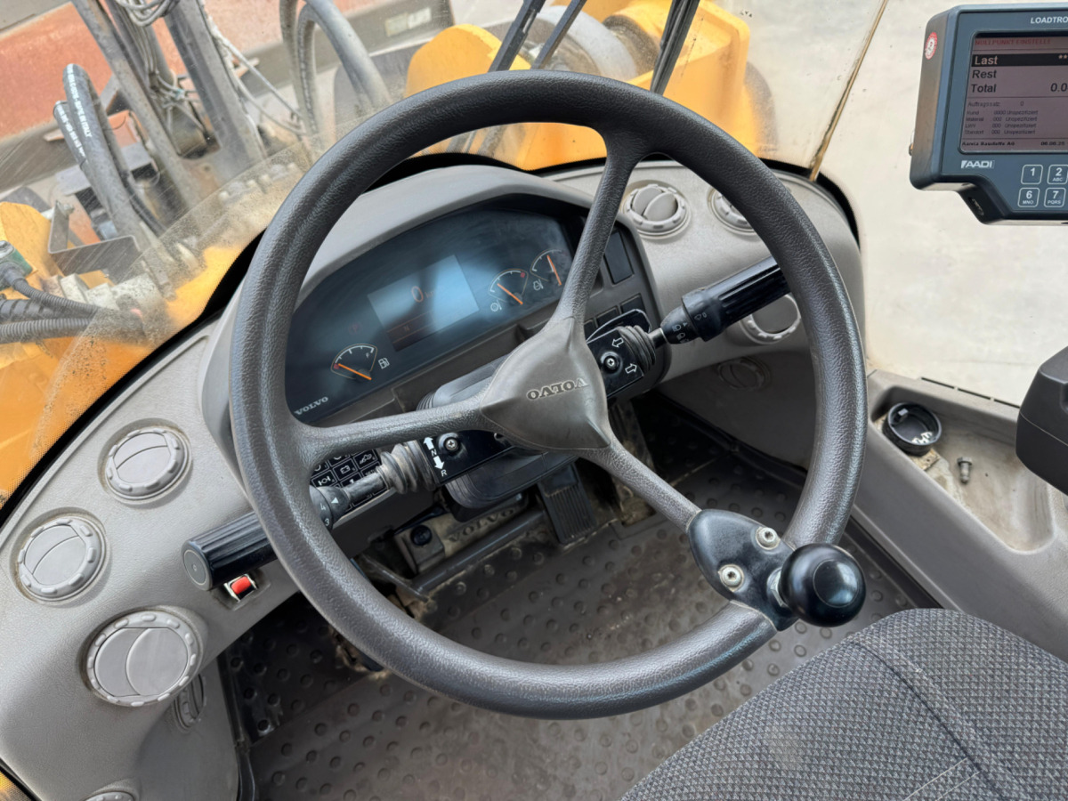 Carregadeira de rodas VOLVO L180G: foto 18