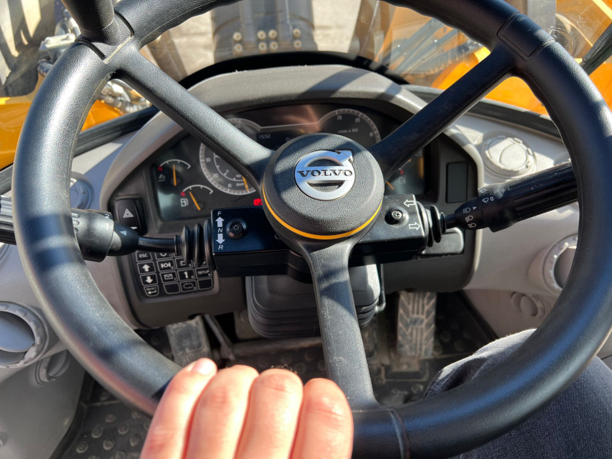 Locação de VOLVO L180H VOLVO L180H: foto 9