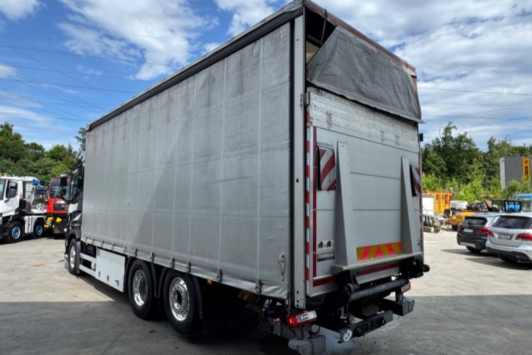 Locação de  Volvo FH-540 6x2 Volvo FH-540 6x2: foto 7