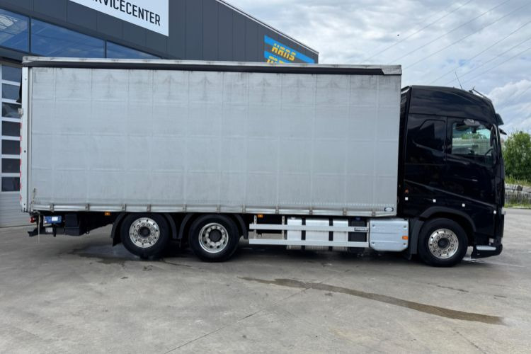 Volvo FH-540 6x2 - Caminhão com lona: foto 4 Volvo FH-540 6x2 - Caminhão com lona: foto 4