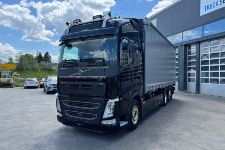 Volvo FH-540 6x2 - Caminhão com lona: foto 1 Volvo FH-540 6x2 - Caminhão com lona: foto 1