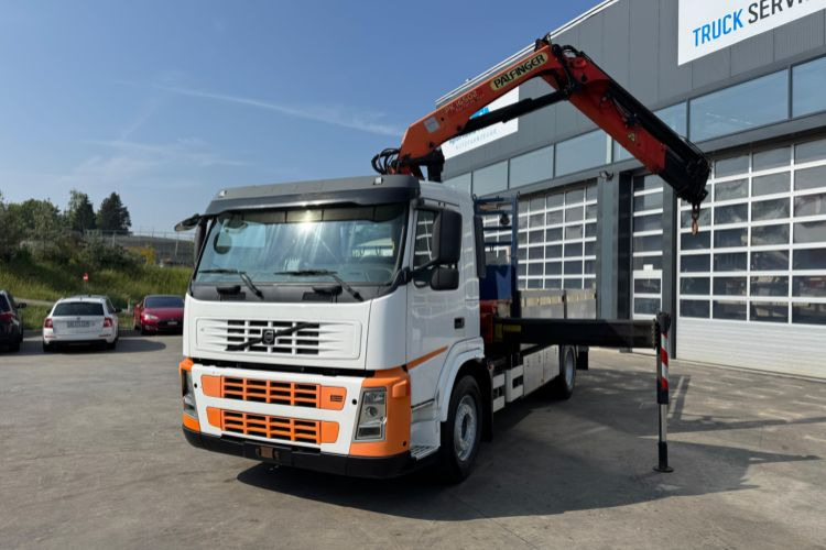 Volvo FM-300 4x2 Palfinger 16502-5 - Caminhão grua: foto 1 Volvo FM-300 4x2 Palfinger 16502-5 - Caminhão grua: foto 1