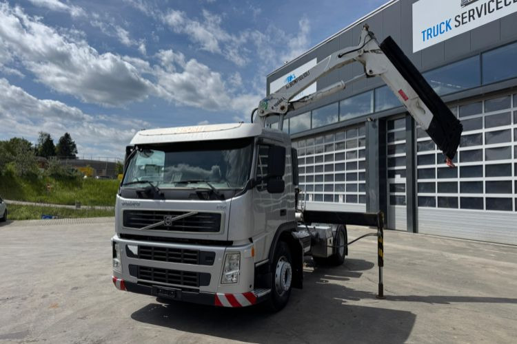 Volvo FM-400 4x2 Bonfiglioli 15000-4 - Caminhão grua: foto 1 Volvo FM-400 4x2 Bonfiglioli 15000-4 - Caminhão grua: foto 1