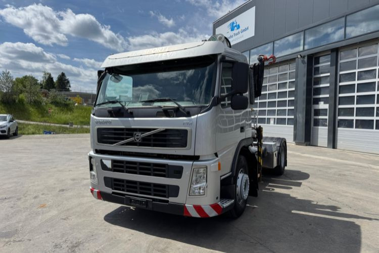 Volvo FM-400 4x2 Bonfiglioli 15000-4 - Caminhão grua: foto 2 Volvo FM-400 4x2 Bonfiglioli 15000-4 - Caminhão grua: foto 2