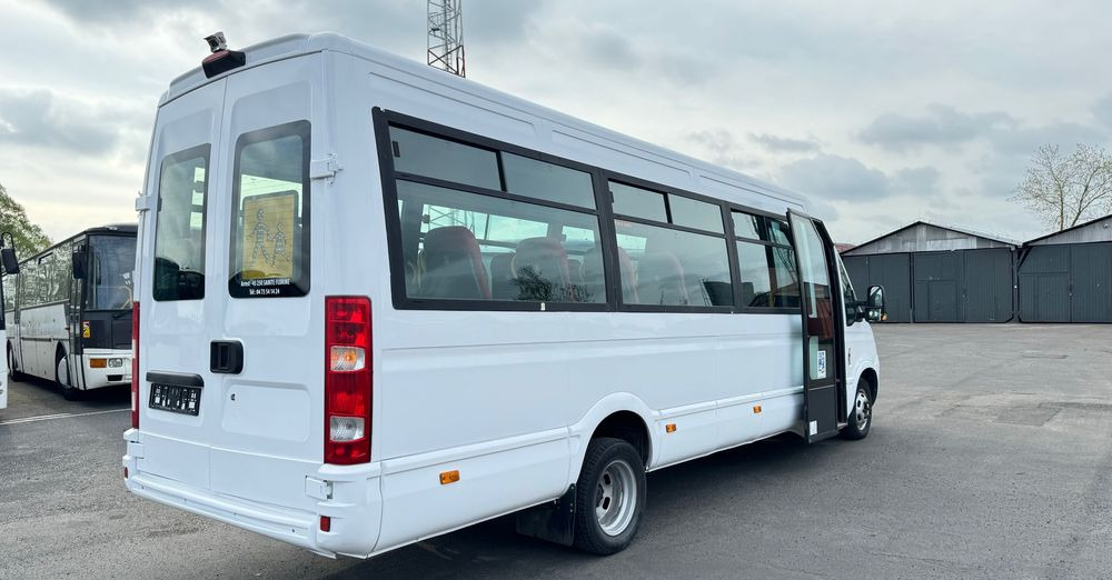 Irisbus Iveco Daily / 23 miejsca / Cena 87000 zł netto - Micro-ônibus, Furgão de passageiros: foto 4 Irisbus Iveco Daily / 23 miejsca / Cena 87000 zł netto - Micro-ônibus, Furgão de passageiros: foto 4