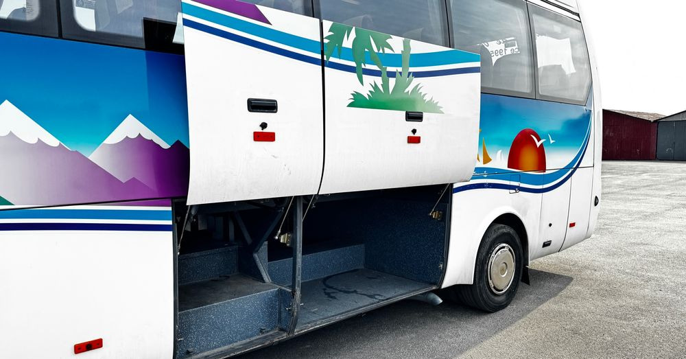 Temsa Opalin 9 / silnik MAN / KLIMA !!! / 39 miejsc / mały przebieg !!! / Cena 114000 zł netto - Autocarro: foto 5 Temsa Opalin 9 / silnik MAN / KLIMA !!! / 39 miejsc / mały przebieg !!! / Cena 114000 zł netto - Autocarro: foto 5